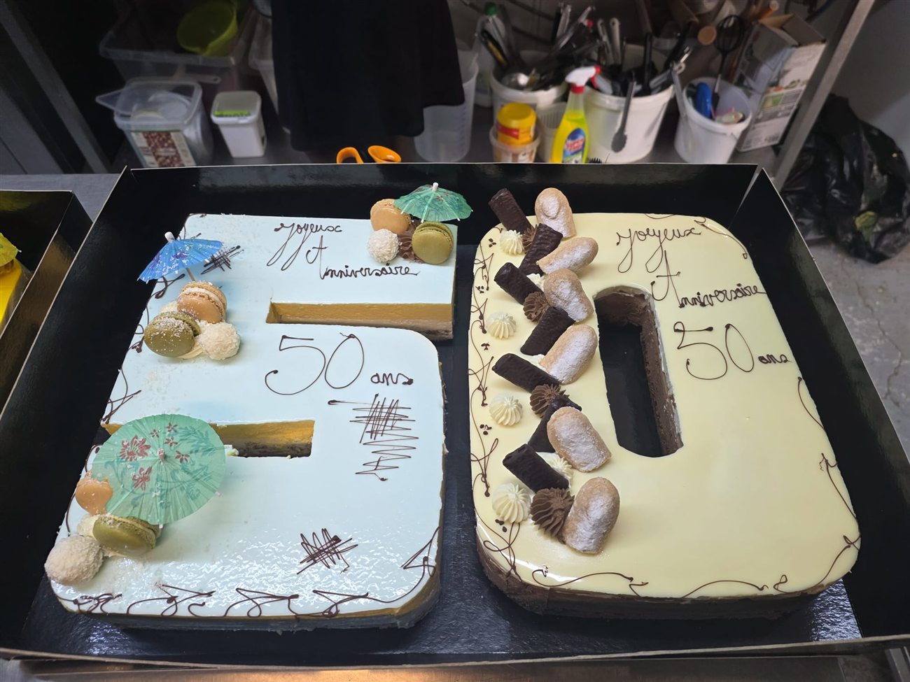 Gâteau d'anniversaire chiffré 50 ans sur mesure, traiteur à Rennes